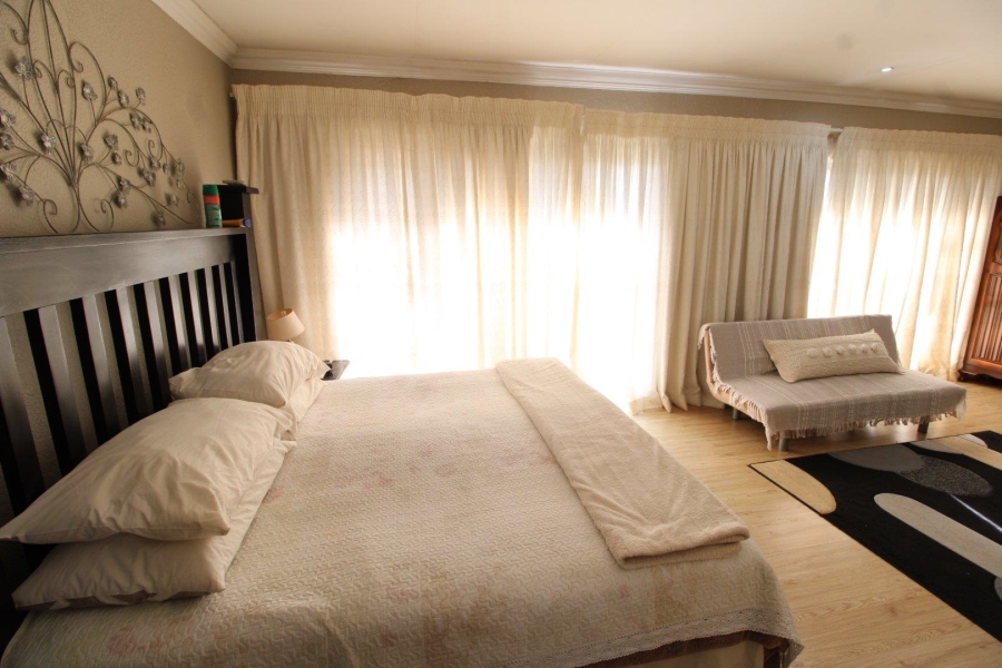 6 Bedroom Property for Sale in Doringkruin North West